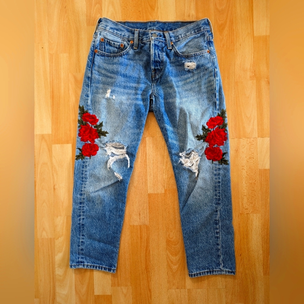 Levi's 501 T distressed jeans with Rose embroidery detail 27/26